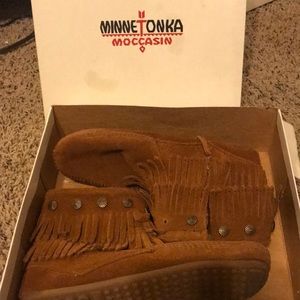 Minnetonka moccasins 7.5